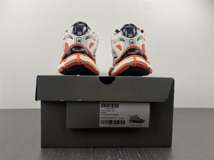 BLCG RUNNER SNEAKER 677402 W3RB7 9051