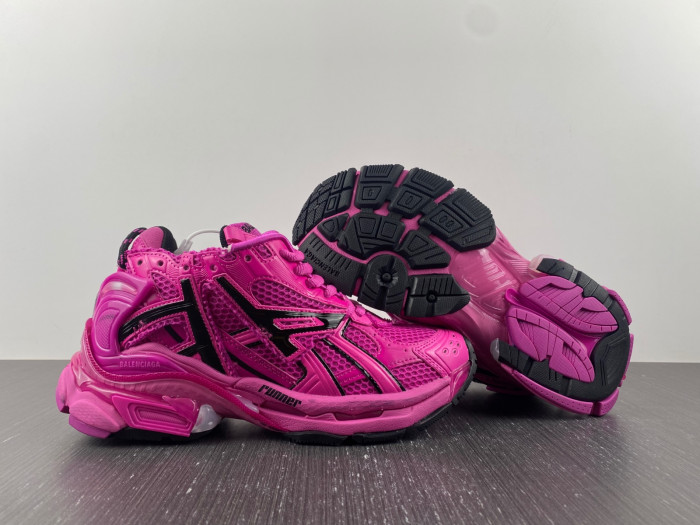 BLCG RUNNER SNEAKER 677402 W3RB2 5519