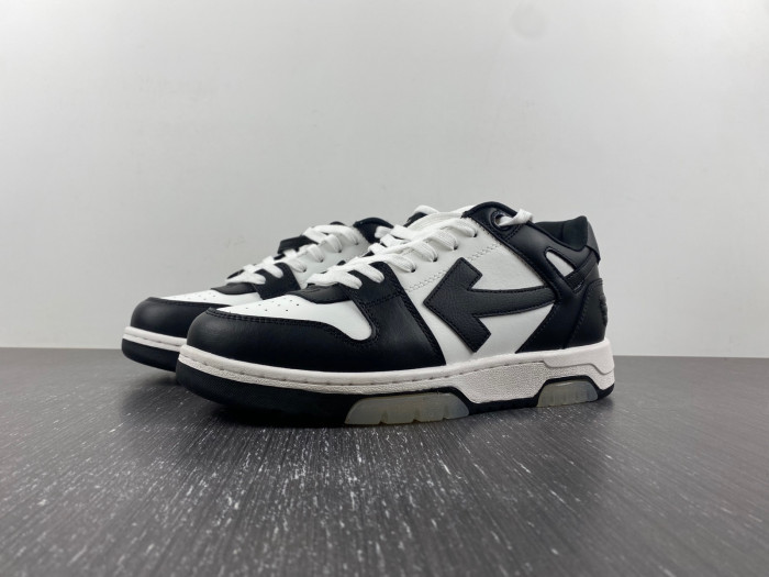 OFF-WHITE SNEAKER