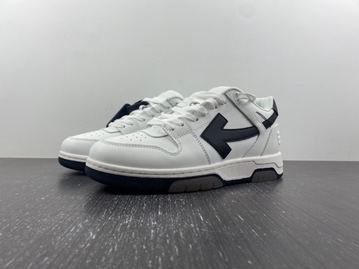 OFF-WHITE SNEAKER