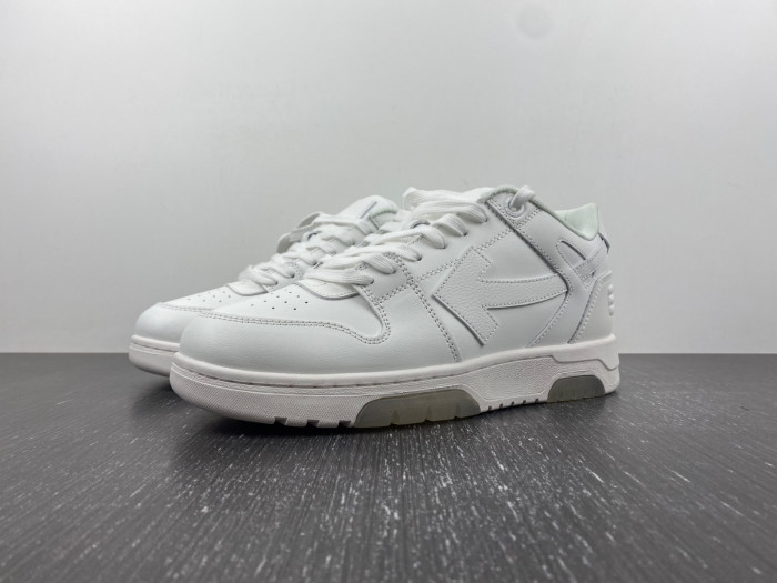 OFF-WHITE SNEAKER