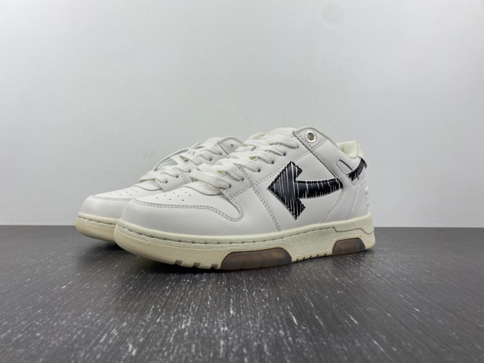 OFF-WHITE SNEAKER