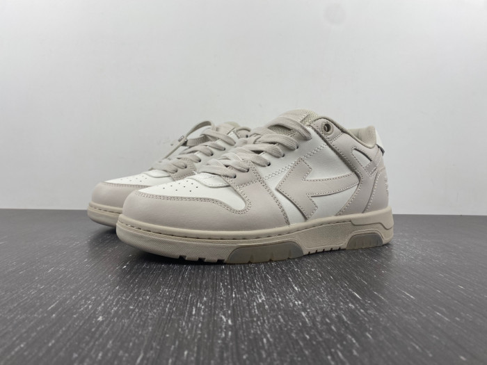 OFF-WHITE SNEAKER
