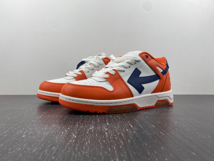 OFF-WHITE SNEAKER