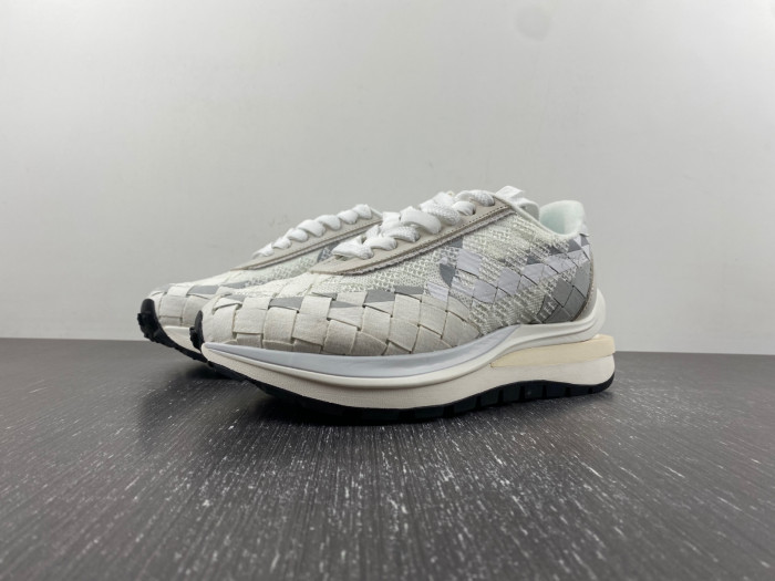 sacai x Nike Waffle Woven White DR5209-100