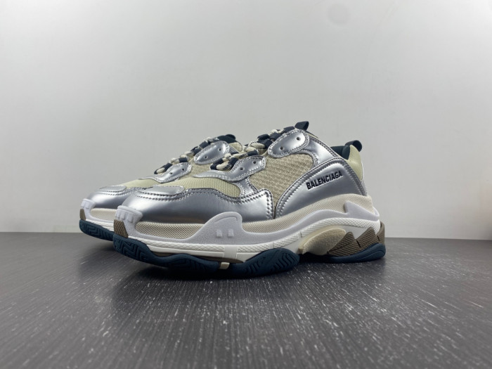 BLCG TRIPLE S SNEAKER 524039 W2FS2 8106