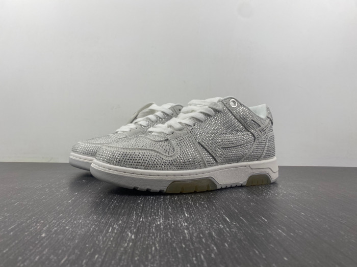 OFF-WHITE SNEAKER