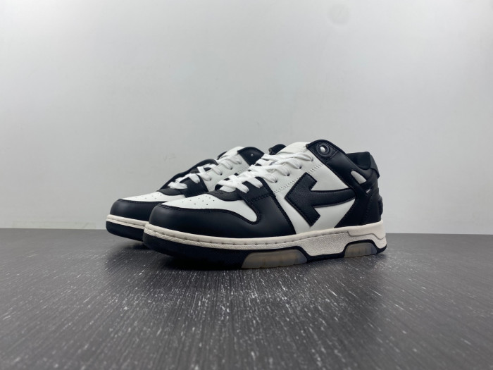 OFF-WHITE SNEAKER