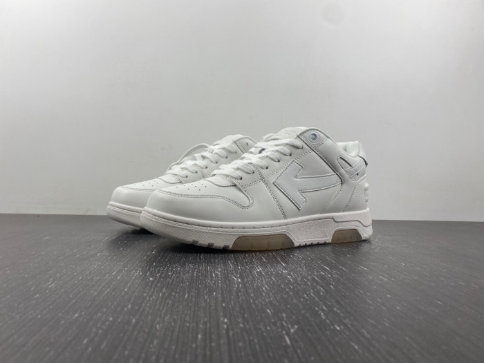 OFF-WHITE SNEAKER