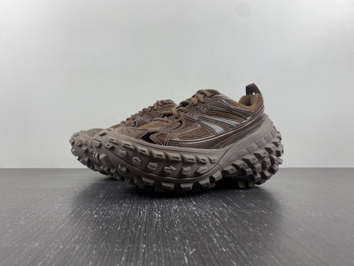 BLCG DEFENDER SNEAKER 685613 W2RB5 2408