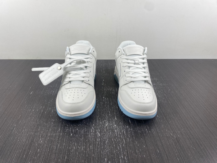 OFF-WHITE SNEAKER