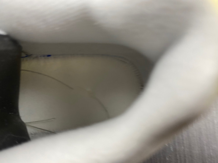 OFF-WHITE SNEAKER