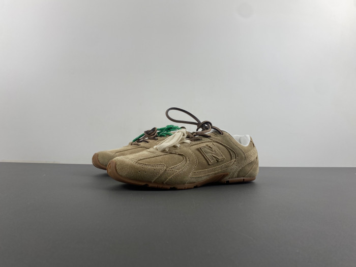 New Ba1ance X Miu Miu 530 SL Sneaker 5E165E