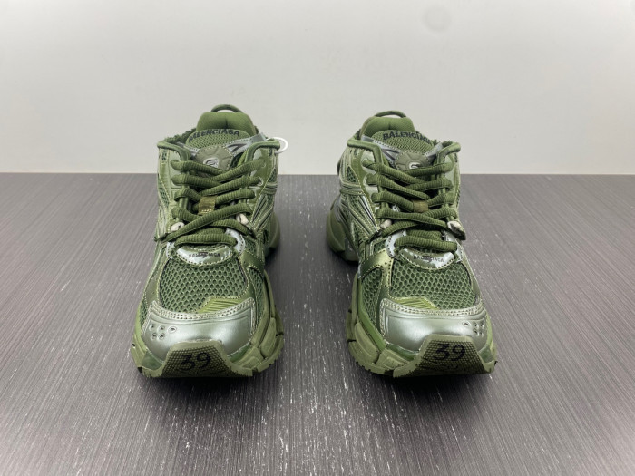 BLCG RUNNER SNEAKER 677402 W3RN3 2025