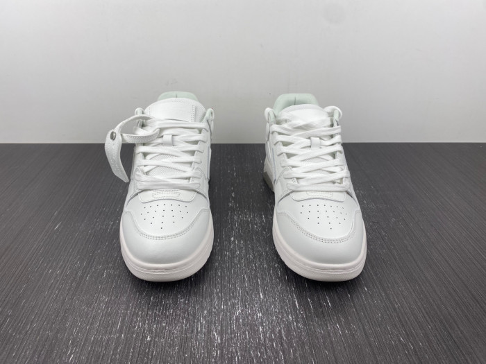 OFF-WHITE SNEAKER