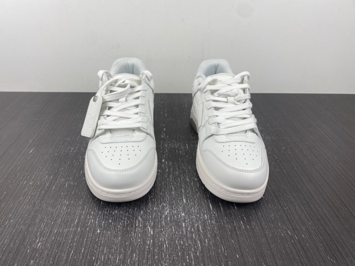 OFF-WHITE SNEAKER