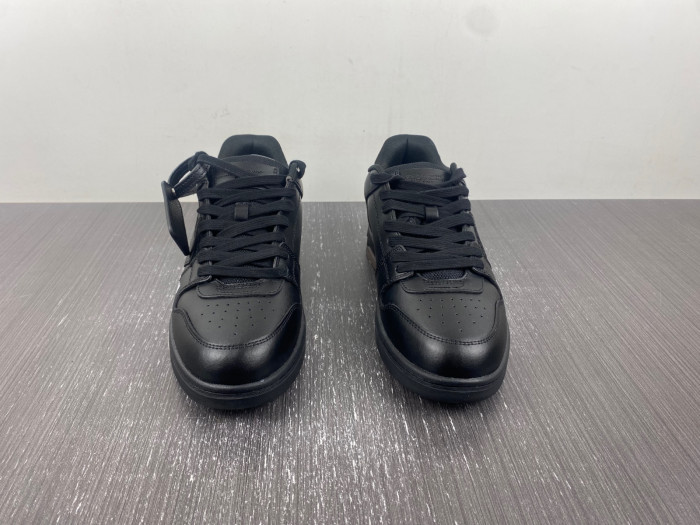OFF-WHITE SNEAKER