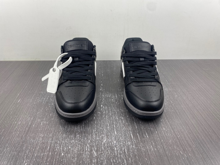 OFF-WHITE SNEAKER