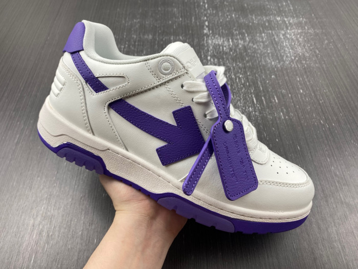 OFF-WHITE SNEAKER