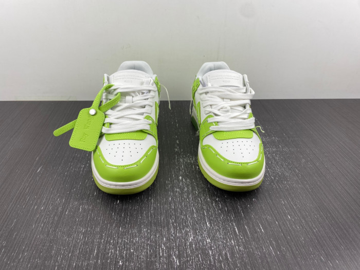 OFF-WHITE SNEAKER