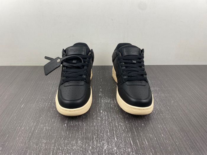 OFF-WHITE SNEAKER