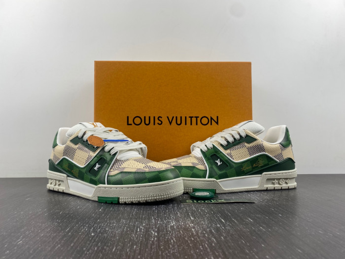 LV TRAINER SNEAKER