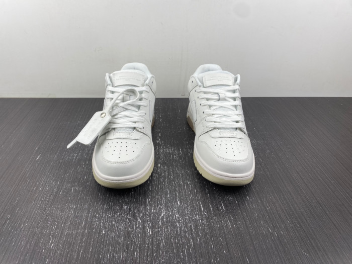 OFF-WHITE SNEAKER