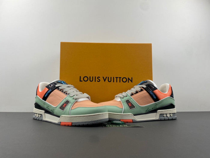 LV TRAINER SNEAKER