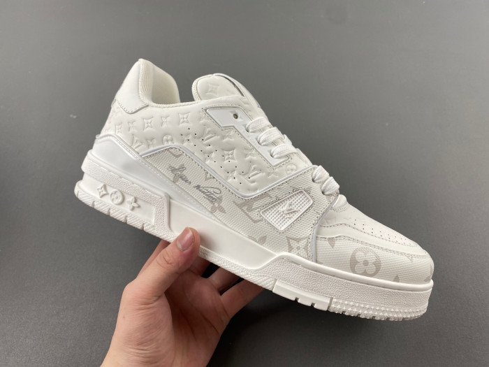 LV TRAINER SNEAKER 24052404