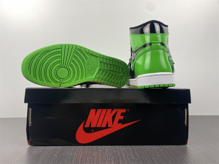 Air Jordan 1 High OG “Pine Green” 555088-030