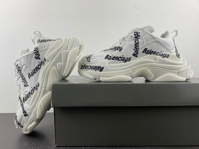 BLCG TRIPLE S SNEAKER 536737 W2FAB 9010