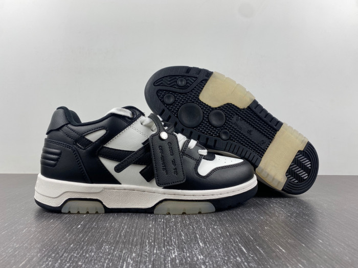 OFF-WHITE SNEAKER