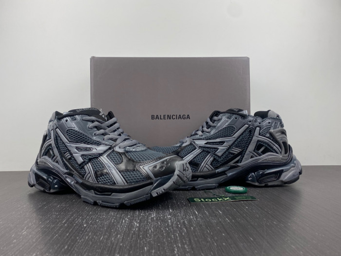 BLCG RUNNER SNEAKER 677403 W3RBR 1515