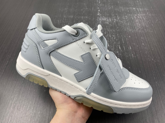 OFF-WHITE SNEAKER