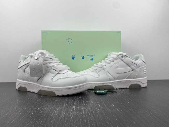 OFF-WHITE SNEAKER
