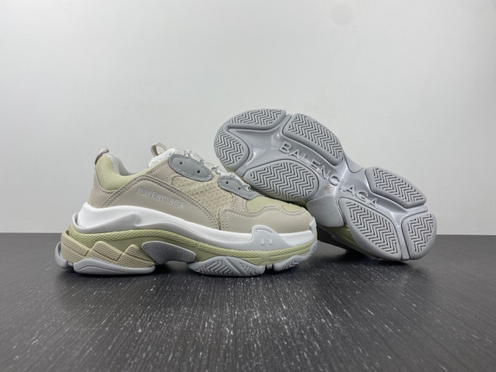 BLCG TRIPLE S SNEAKER 524039 W2FW4 9790