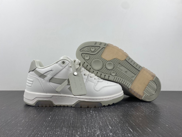OFF-WHITE SNEAKER