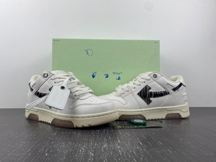 OFF-WHITE SNEAKER