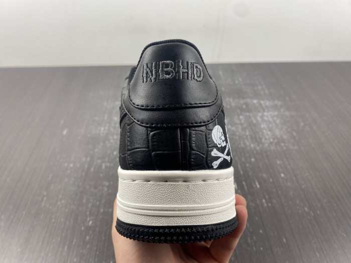 B*PE SNEAKER