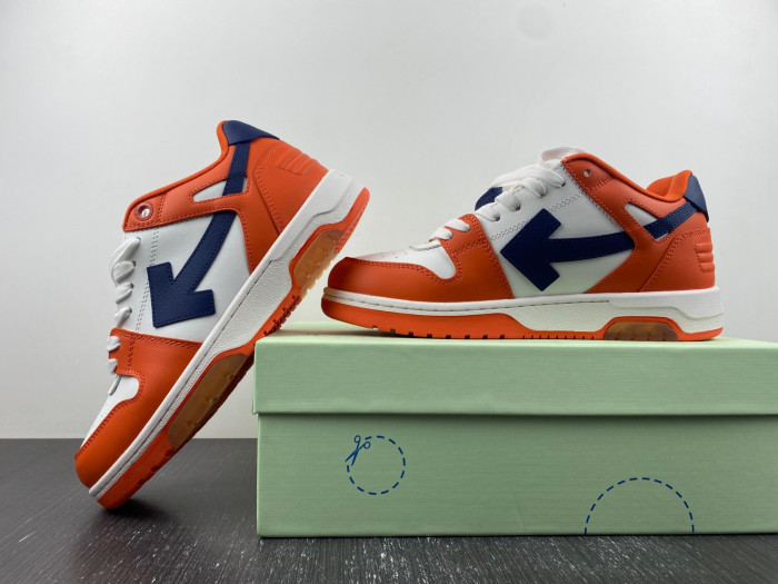 OFF-WHITE SNEAKER