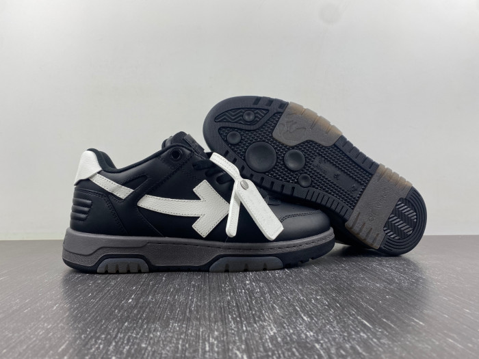 OFF-WHITE SNEAKER