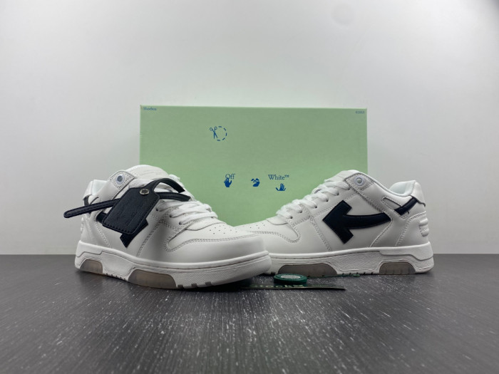 OFF-WHITE SNEAKER