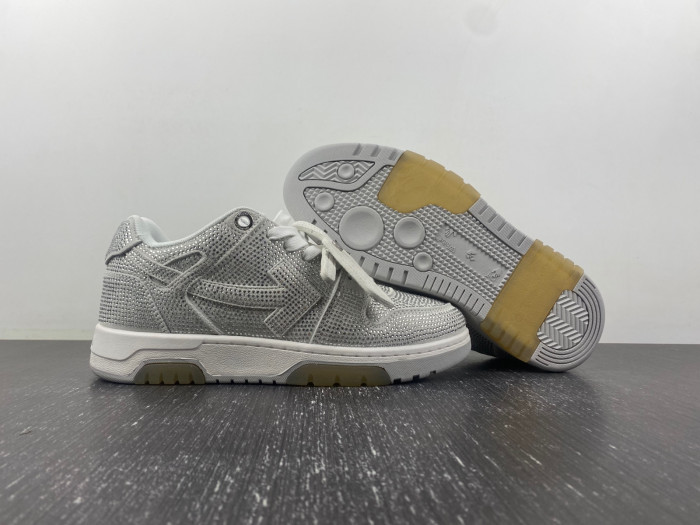 OFF-WHITE SNEAKER