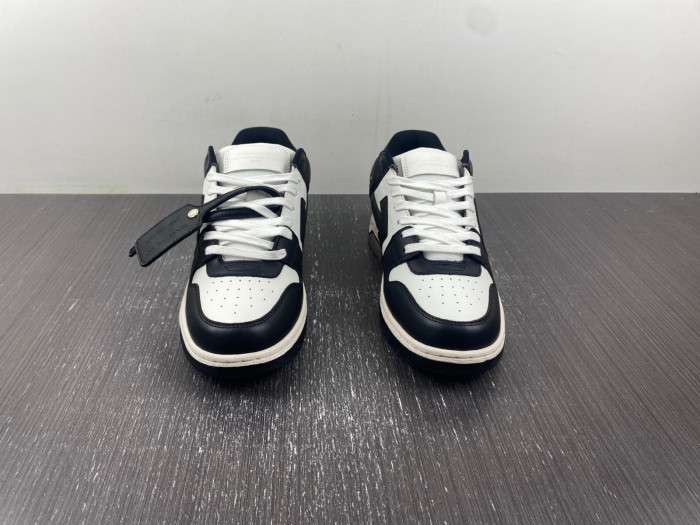 OFF-WHITE SNEAKER