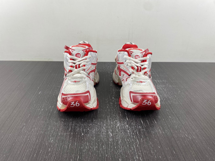 BLCG RUNNER SNEAKER 677402 W3RB2 9060