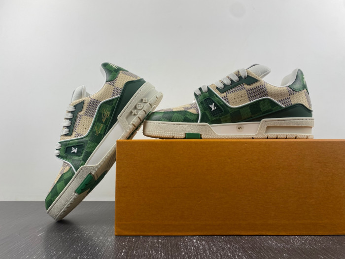 LV TRAINER SNEAKER