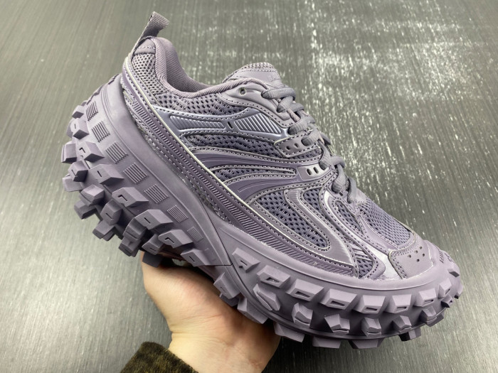 BLCG DEFENDER SNEAKER 685611 W2RA6 1015