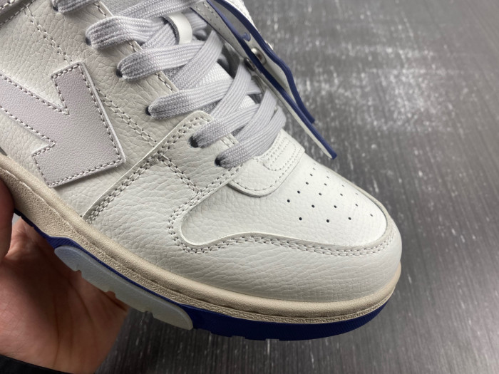 OFF-WHITE SNEAKER