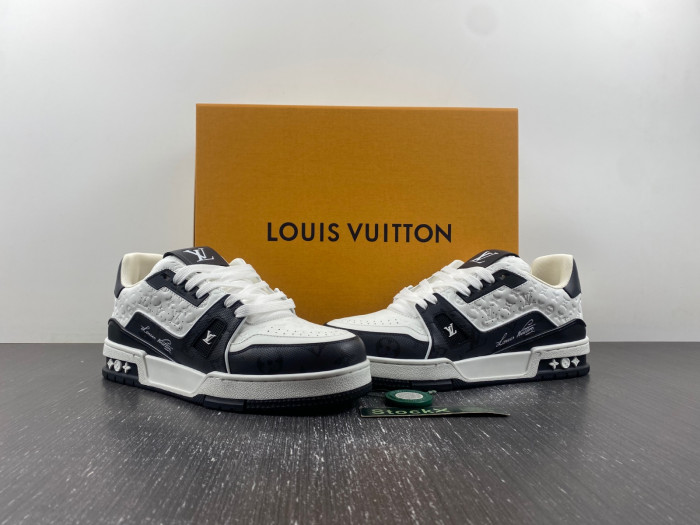 LV TRAINER SNEAKER