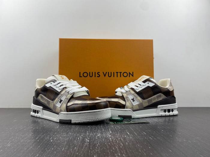 LV TRAINER SNEAKER